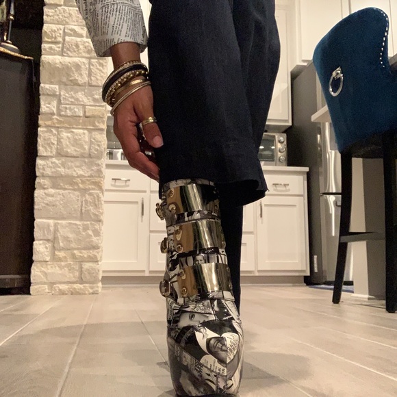 News Worthy Heels - Picture 2 of 4